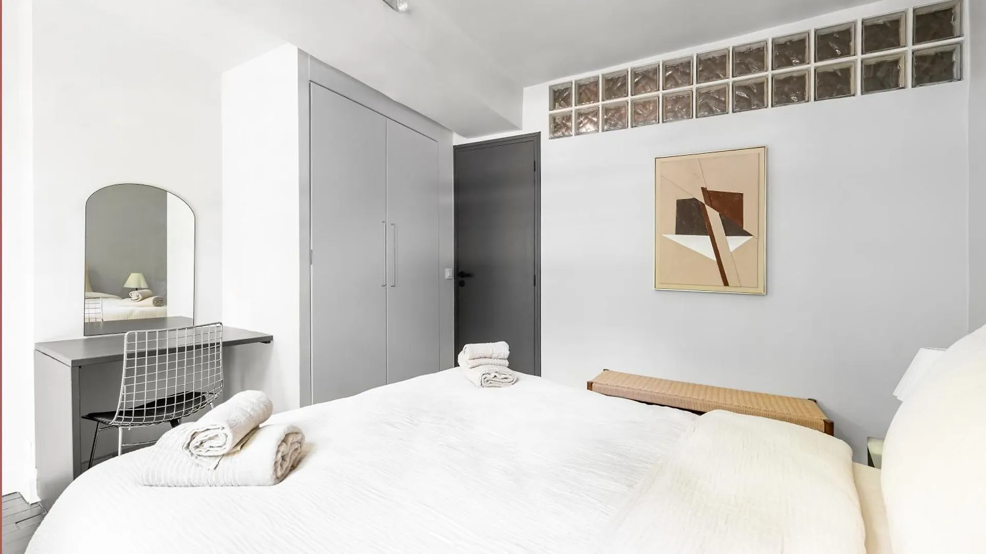 Elegant Parisian Apartment, Place Des Vosges 0*, פריז