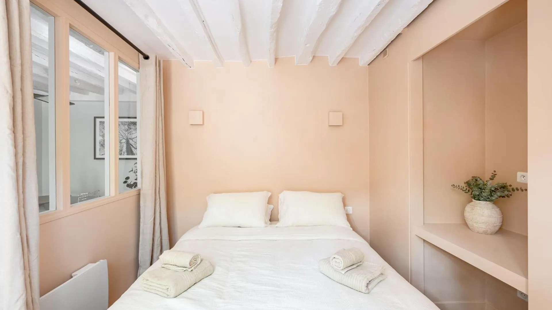 Elegant Parisian Apartment, Place Des Vosges 0*, פריז צרפת