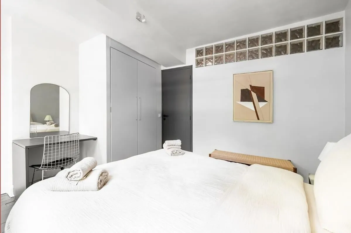 Elegant Parisian Apartment, Place Des Vosges 0*, פריז
